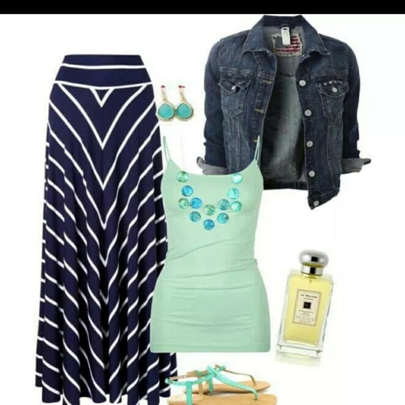 Get 5 items that create a casual outfit! - Picture 3 of 4